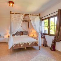 Villa in Spain, Balearic Islands, Palma, 360 sq.m.