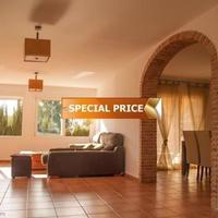 Villa in Spain, Comunitat Valenciana, Alicante, 200 sq.m.