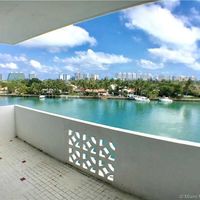 Apartment in the USA, Florida, Bay Harbor Islands, 103 sq.m.