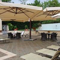 Отель (гостиница) в пригороде в Италии, Пьенца