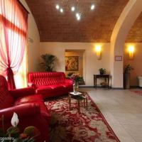 Отель (гостиница) в пригороде в Италии, Пьенца