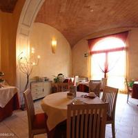 Отель (гостиница) в пригороде в Италии, Пьенца