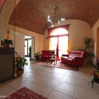 Отель (гостиница) в пригороде в Италии, Пьенца