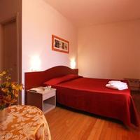 Отель (гостиница) в пригороде в Италии, Пьенца