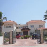 House in Republic of Cyprus, Steni, 990 sq.m.