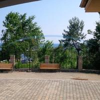 Flat at the first line of the sea / lake in Bulgaria, Burgas Province, Elenite, 130 sq.m.