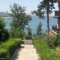 Flat at the first line of the sea / lake in Bulgaria, Burgas Province, Elenite, 65 sq.m.