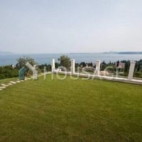 Villa in Italy, Lombardia, Gardone Riviera, 350 sq.m.