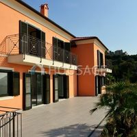 Villa in Italy, Ospedaletti, 250 sq.m.