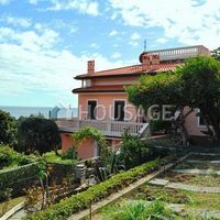 Вилла в Италии, Сан-Ремо, 315 кв.м.