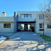 Villa in Greece, Central Macedonia, Center, 470 sq.m.