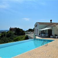 Villa in Greece, Ionian Islands, 340 sq.m.