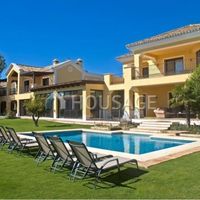 Villa in Spain, Andalucia, Marbella, 400 sq.m.