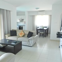 Flat in Republic of Cyprus, Eparchia Pafou, Paphos, 93 sq.m.