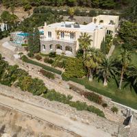 Villa in Greece, 563 sq.m.