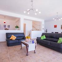 Villa in Greece, Ionian Islands, 240 sq.m.