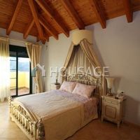 Villa in Spain, Andalucia, 251 sq.m.