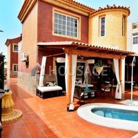 Villa in Spain, Canary Islands, Santa Cruz de Tenerife, 595 sq.m.