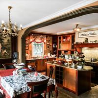 Villa in Greece, Central Macedonia, Center, 850 sq.m.