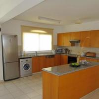 Townhouse in Republic of Cyprus, Eparchia Pafou, Paphos, 165 sq.m.