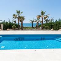 Villa in Republic of Cyprus, Lima, 550 sq.m.