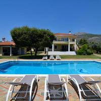 Villa in Greece, 440 sq.m.