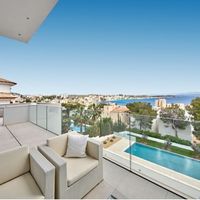 Flat in Spain, Balearic Islands, Palma, 441 sq.m.