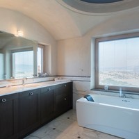 Villa in Greece, Central Macedonia, Center, 1700 sq.m.