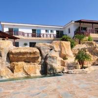 Villa in Republic of Cyprus, Eparchia Pafou, Paphos, 500 sq.m.