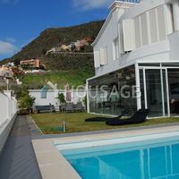 Villa in Spain, Canary Islands, Santa Cruz de Tenerife, 1259 sq.m.