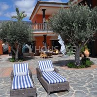 Вилла в Испании, Канарские Острова, Санта-Крус-де-Тенерифе, 880 кв.м.