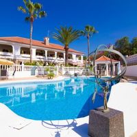 Вилла в Испании, Канарские Острова, Санта-Крус-де-Тенерифе, 2427 кв.м.