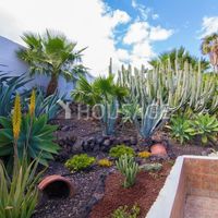 Villa in Spain, Canary Islands, Santa Cruz de Tenerife, 1440 sq.m.