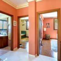 Villa in Greece, Central Macedonia, Center, 1168 sq.m.