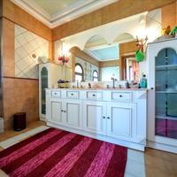 Villa in Greece, Central Macedonia, Center, 1168 sq.m.