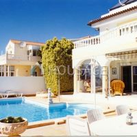 Вилла в Испании, Канарские Острова, Санта-Крус-де-Тенерифе, 1000 кв.м.