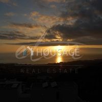 Villa in Spain, Canary Islands, Santa Cruz de Tenerife, 1690 sq.m.