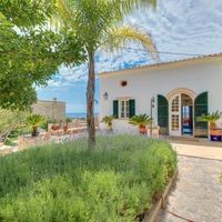 Villa in Spain, Canary Islands, Santa Cruz de la Palma, 357 sq.m.