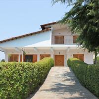 Villa in Greece, Central Macedonia, Center, 400 sq.m.