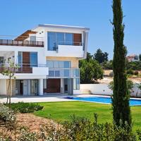 Villa in Republic of Cyprus, Eparchia Pafou, Paphos, 419 sq.m.