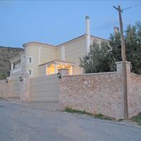 Villa in Greece, Central Greece, Vo, 400 sq.m.