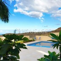 Villa in Spain, Canary Islands, Santa Cruz de Tenerife, 340 sq.m.