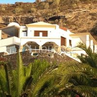 Villa in Spain, Canary Islands, Santa Cruz de Tenerife, 310 sq.m.