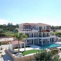 Villa in Republic of Cyprus, Eparchia Pafou, 950 sq.m.