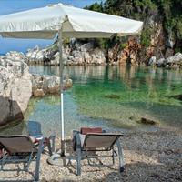 Villa in Greece, Ionian Islands, 445 sq.m.