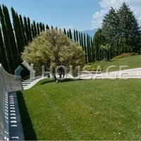 Villa in Italy, Lombardia, 1300 sq.m.