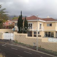 Villa in Spain, Canary Islands, Santa Cruz de Tenerife, 405 sq.m.