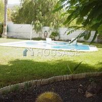 Villa in Spain, Canary Islands, Santa Cruz de Tenerife, 1080 sq.m.