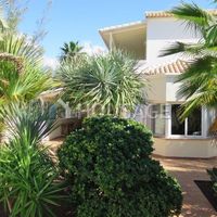 Вилла в Испании, Канарские Острова, Санта-Крус-де-Тенерифе, 610 кв.м.