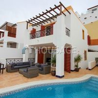 Вилла в Испании, Канарские Острова, Санта-Крус-де-Тенерифе, 252 кв.м.